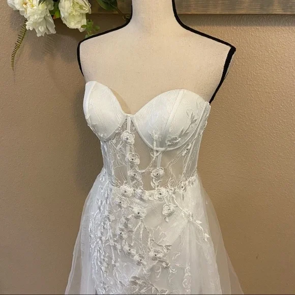 NWOT Lulus Luxe Elegance White Lace Embroidered Rhinestone Strapless Maxi Dress - Picture 9 of 17